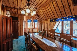 У Ярослава 12