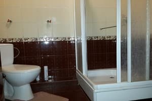 У Ярослава 6