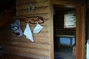 У Ярослава 9