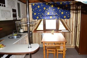 У Ярослава 13