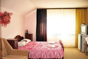 У Ярослава 9