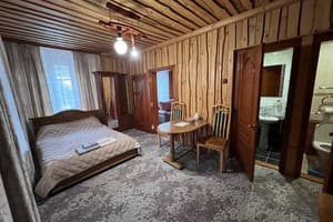 Частная усадьба У Ярослава. Апартаменты двухместный с двумя спальнями 7