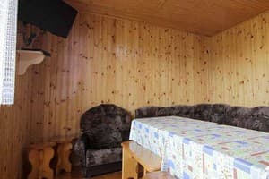 Частная усадьба Возле Леса. Апартаменты 8-местный  с тремя спальнями и гостиной (2 этаж) (6+2) 2