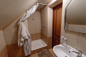 Отель Яблуница. Стандарт трехместный Мансарда 4