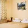 Отель Ясиня. Стандарт трехместный двухкомнатный 3
