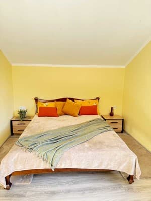 Yellow House 4