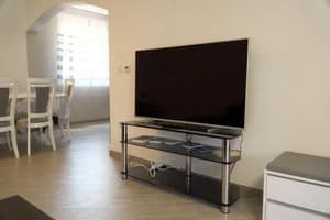 Коттедж Yellow House. Коттедж 6-местный  9