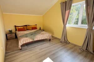 Коттедж Yellow House. Коттедж 8-местный  4