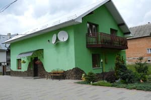 Зеленая усадьба над рекой 1