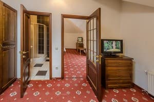 Апарт-отель ZimaSnow Ski & Spa. Люкс 4-местный с видом на горы 7